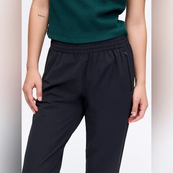 Outdoor Voices Women’s RecTrek 26" Black Pant - Picture 2 of 6
